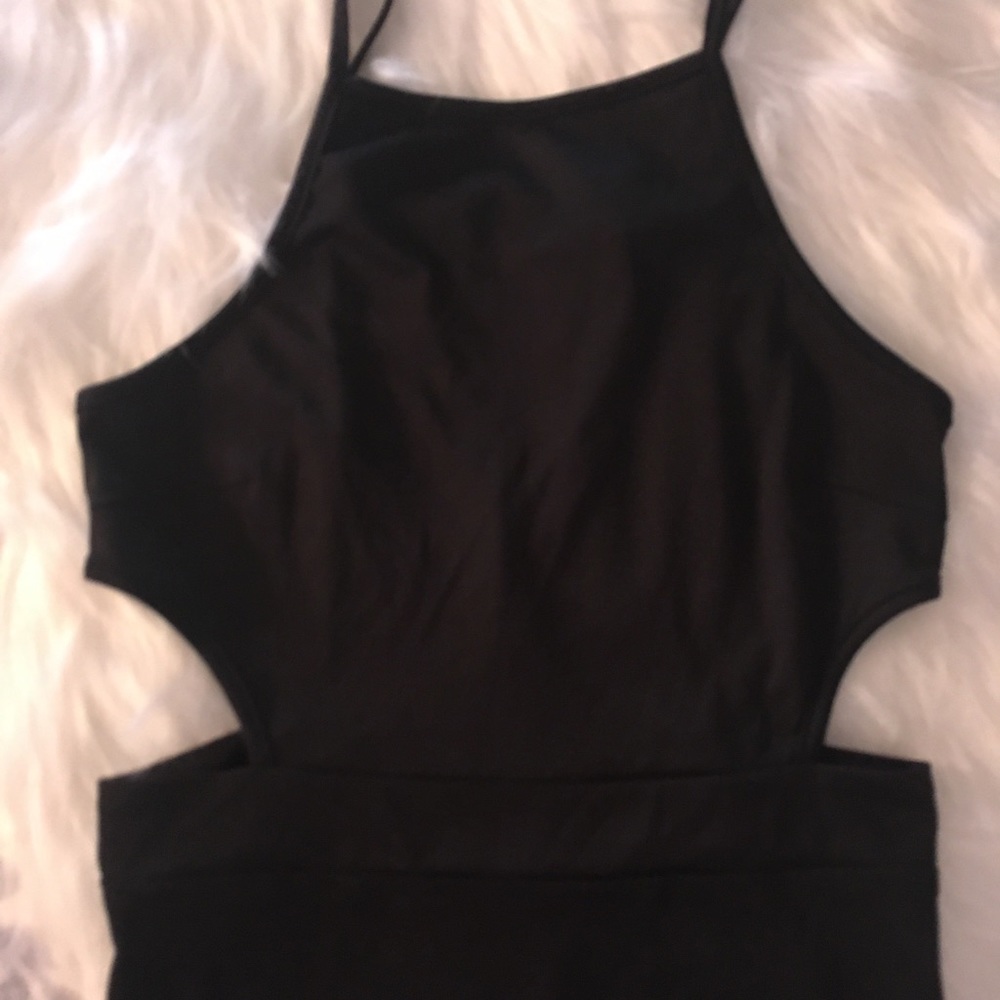 Title black dress triangle front slit